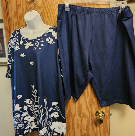 NWOT SIZE 4X WOMANS 2PC SET - Picture 1 of 7